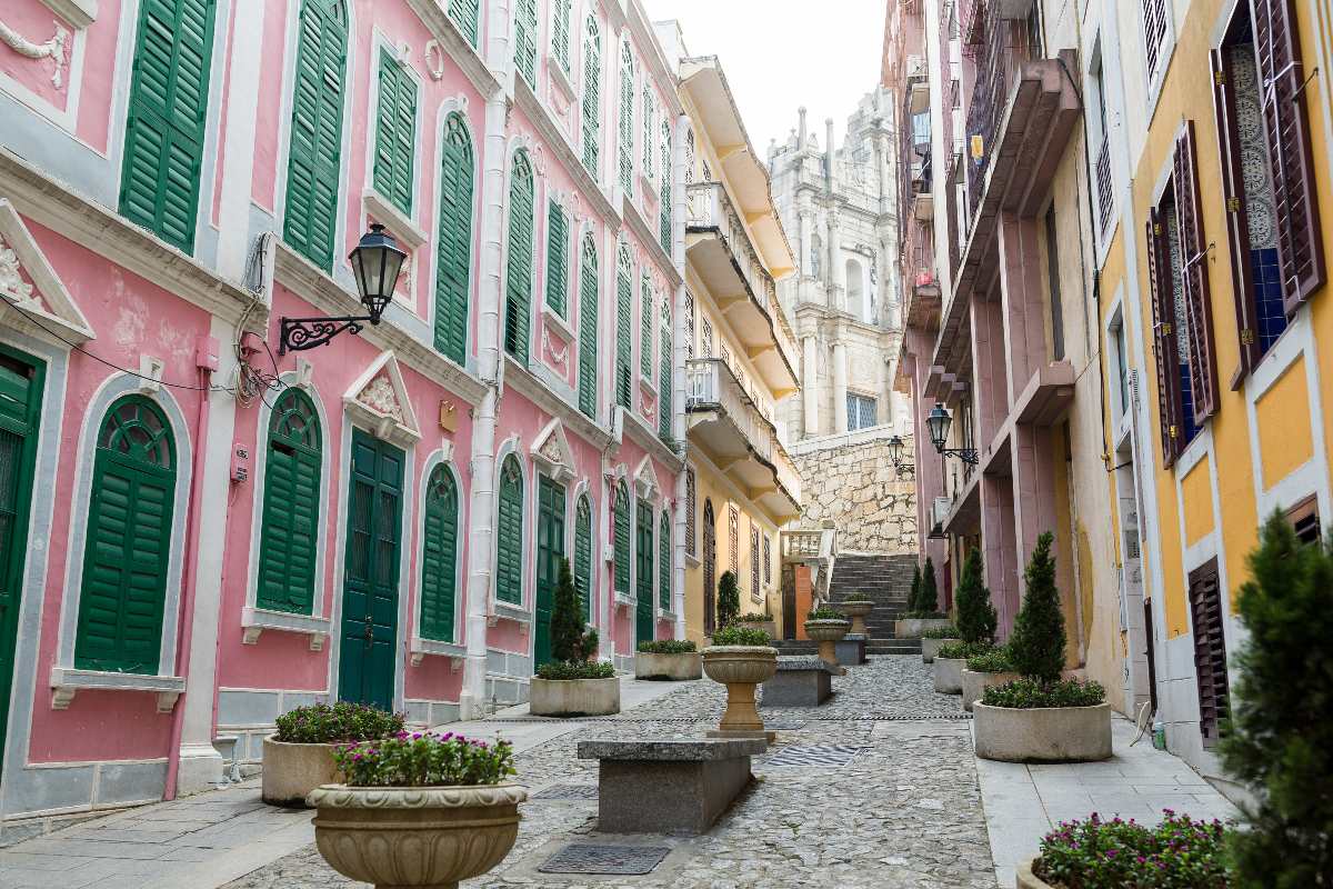 Pourquoi la rue Crémieux fascine-t-elle tant ?